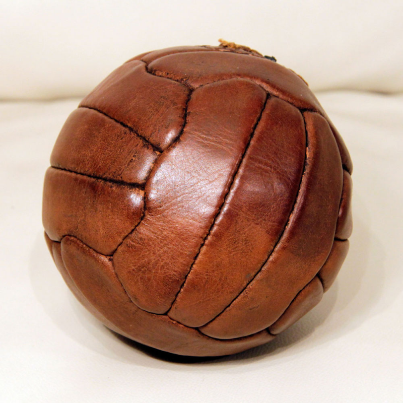 Socle en bois pour Ballon Foot ou Rugby retro